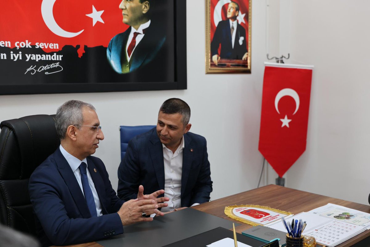 ProfDrDusak's tweet photo. AK Parti Viranşehir İlçe Başkanımız Lütfi Bağcı ile birlikte, Viranşehir Şehit Gazi ve Terör Mağdurları Dernek Başkanı Fethi Ekinci ve kıymetli yönetimini ziyaret ettik.

Şehitlerimizin aziz hatırasını yaşatmak, gazilerimizin emanetine sahip çıkmak hepimizin ortak sorumluluğudur. Bu anlamlı çalışmaları dolayısıyla Dernek Başkanımıza ve yönetimine teşekkür ediyor, misafirperverlikleri için şükranlarımı sunuyorum.

#RamazandaŞanlıurfa
#MilletimizleNiyetimizBir

@RTErdogan @Akparti @bybekirbozdag @abuyukgumus @milhamigunbegi @akpartiurfa @lutfibagci @SongulBurun @sinanozdm1r63 @akpartivsehir @viransehirakpar @AkgncViransehir