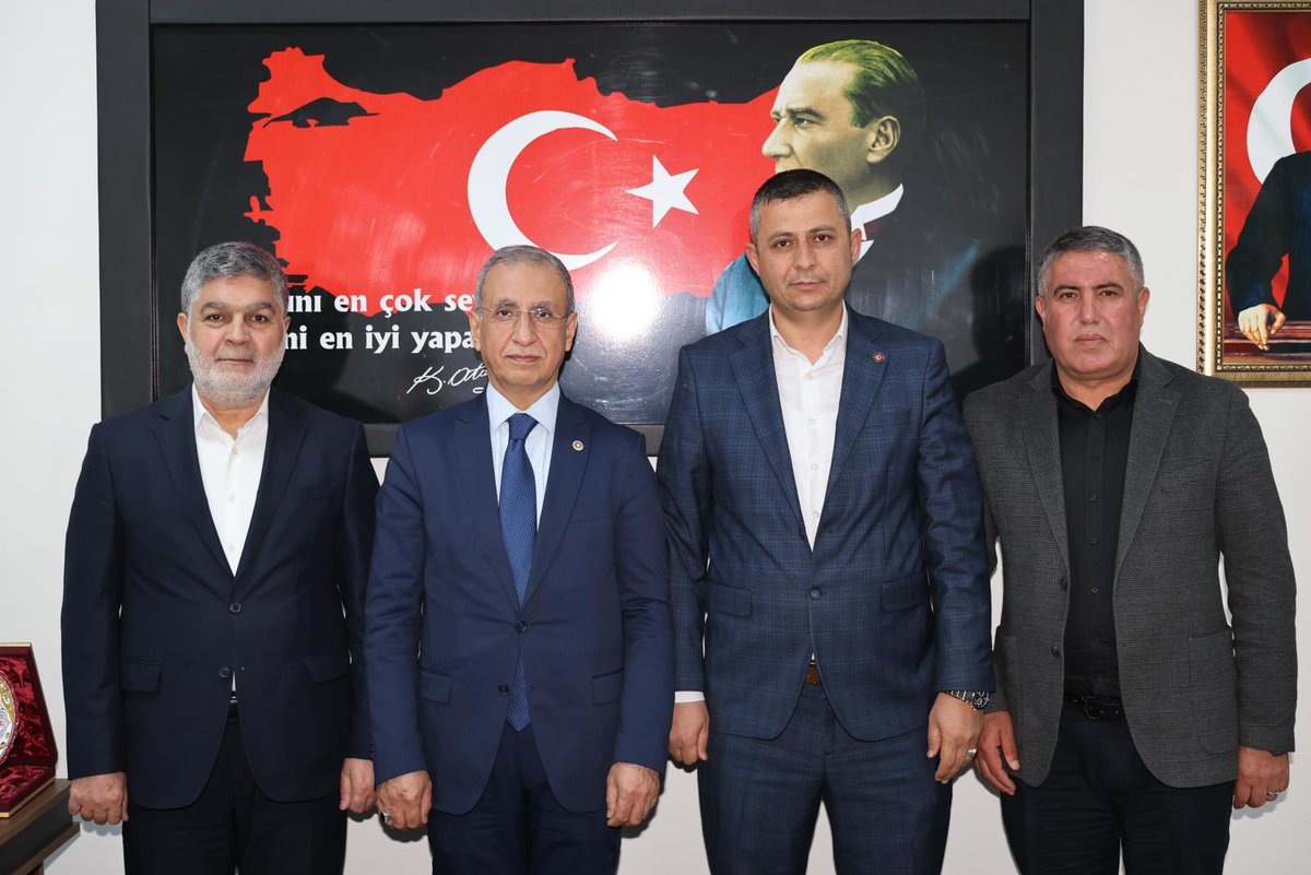 ProfDrDusak's tweet photo. AK Parti Viranşehir İlçe Başkanımız Lütfi Bağcı ile birlikte, Viranşehir Şehit Gazi ve Terör Mağdurları Dernek Başkanı Fethi Ekinci ve kıymetli yönetimini ziyaret ettik.

Şehitlerimizin aziz hatırasını yaşatmak, gazilerimizin emanetine sahip çıkmak hepimizin ortak sorumluluğudur. Bu anlamlı çalışmaları dolayısıyla Dernek Başkanımıza ve yönetimine teşekkür ediyor, misafirperverlikleri için şükranlarımı sunuyorum.

#RamazandaŞanlıurfa
#MilletimizleNiyetimizBir

@RTErdogan @Akparti @bybekirbozdag @abuyukgumus @milhamigunbegi @akpartiurfa @lutfibagci @SongulBurun @sinanozdm1r63 @akpartivsehir @viransehirakpar @AkgncViransehir