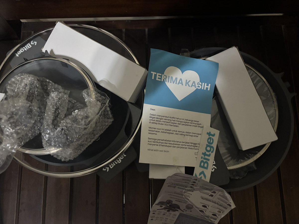 MickΞy M tweet media