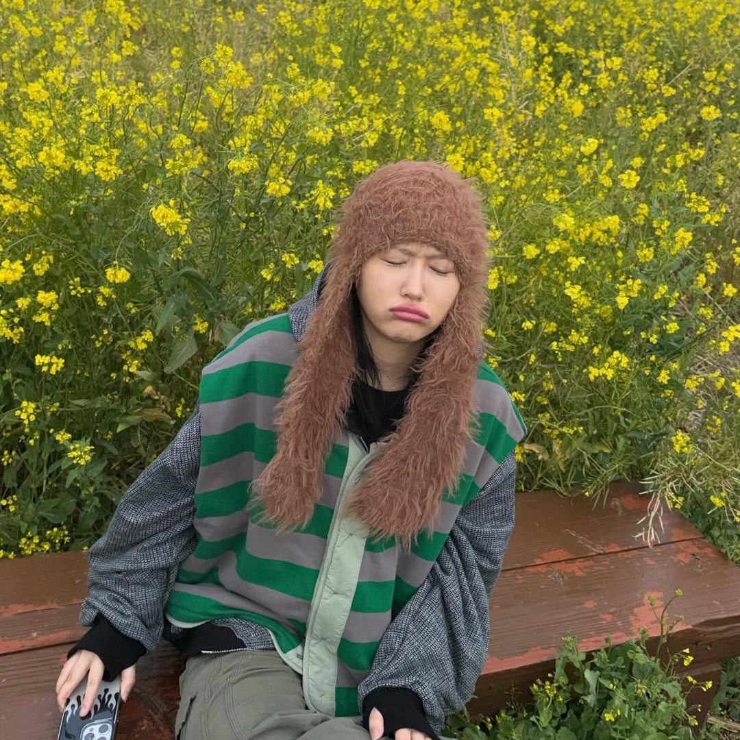 insomnicsy's tweet photo. Siyeon went to Jeju! 🐺🍊

https://t.co/HRa8YOLQ30 https://t.co/HeX9xquCw3