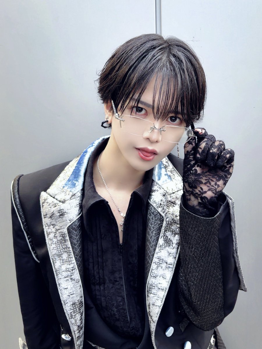 えつや tweet media