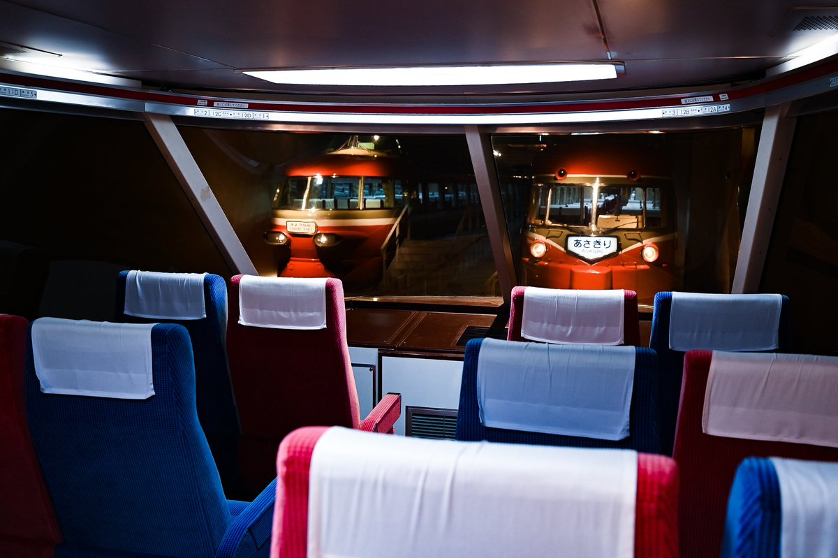 「明日から見れなくなる光景」

3/19からロマンスカーミュージアムでVSE公開開始！
その裏側でHiSEの車内公開はオシマイに…
長野では味わえるものの、残念極まりない。