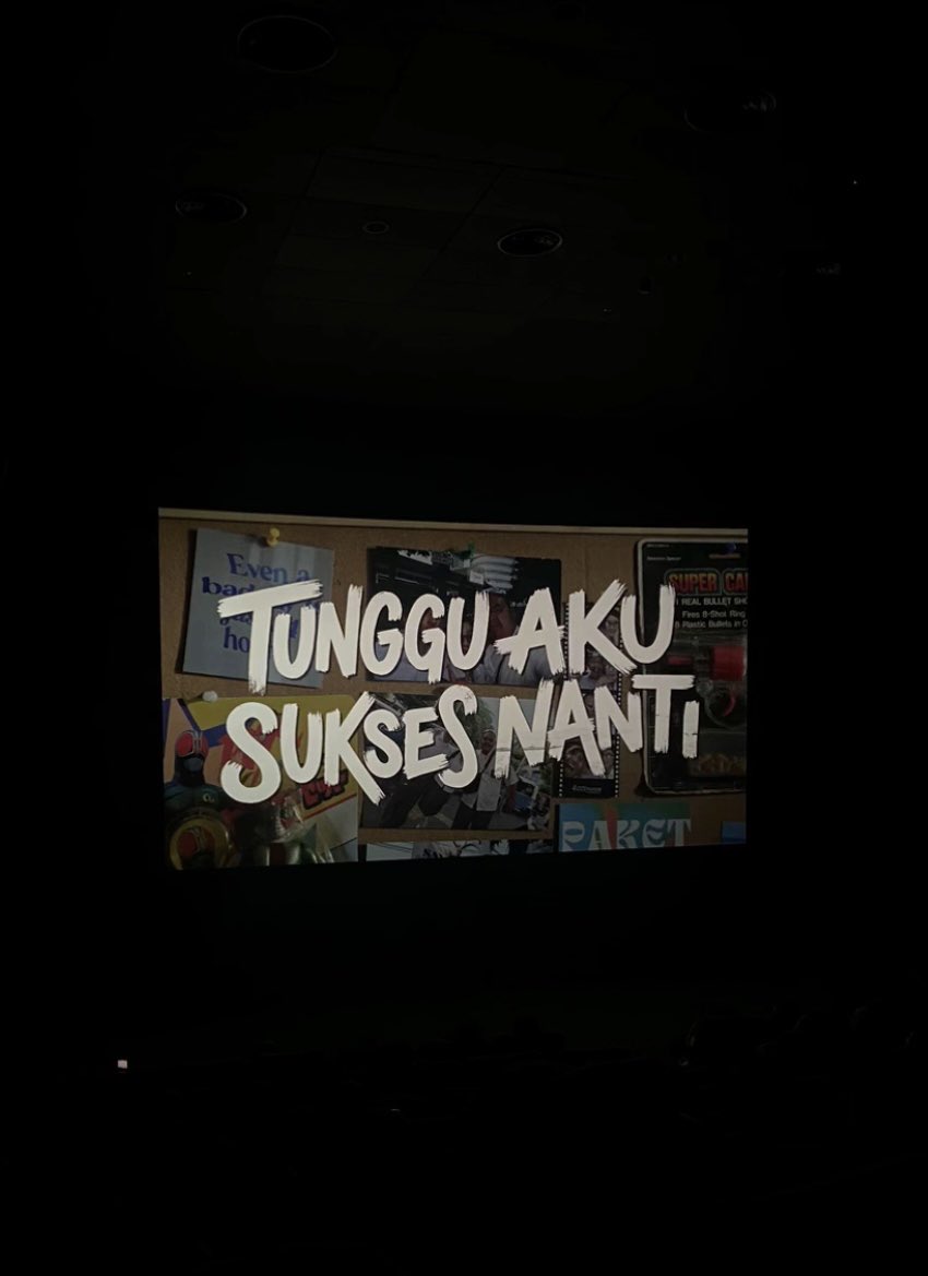 weaupon's tweet photo. GW BARU KELAR NONTON TUNGGU AKU SUKSES NANTI SUMPAH BENER BENER GREAT MOVIE GREAT SONG GREAT FEELINGS 😭😭😭❤️❤️❤️❤️❤️ https://t.co/Nf0IuIQtpv