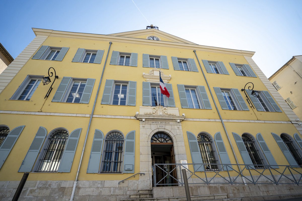 Antibes JLP tweet media