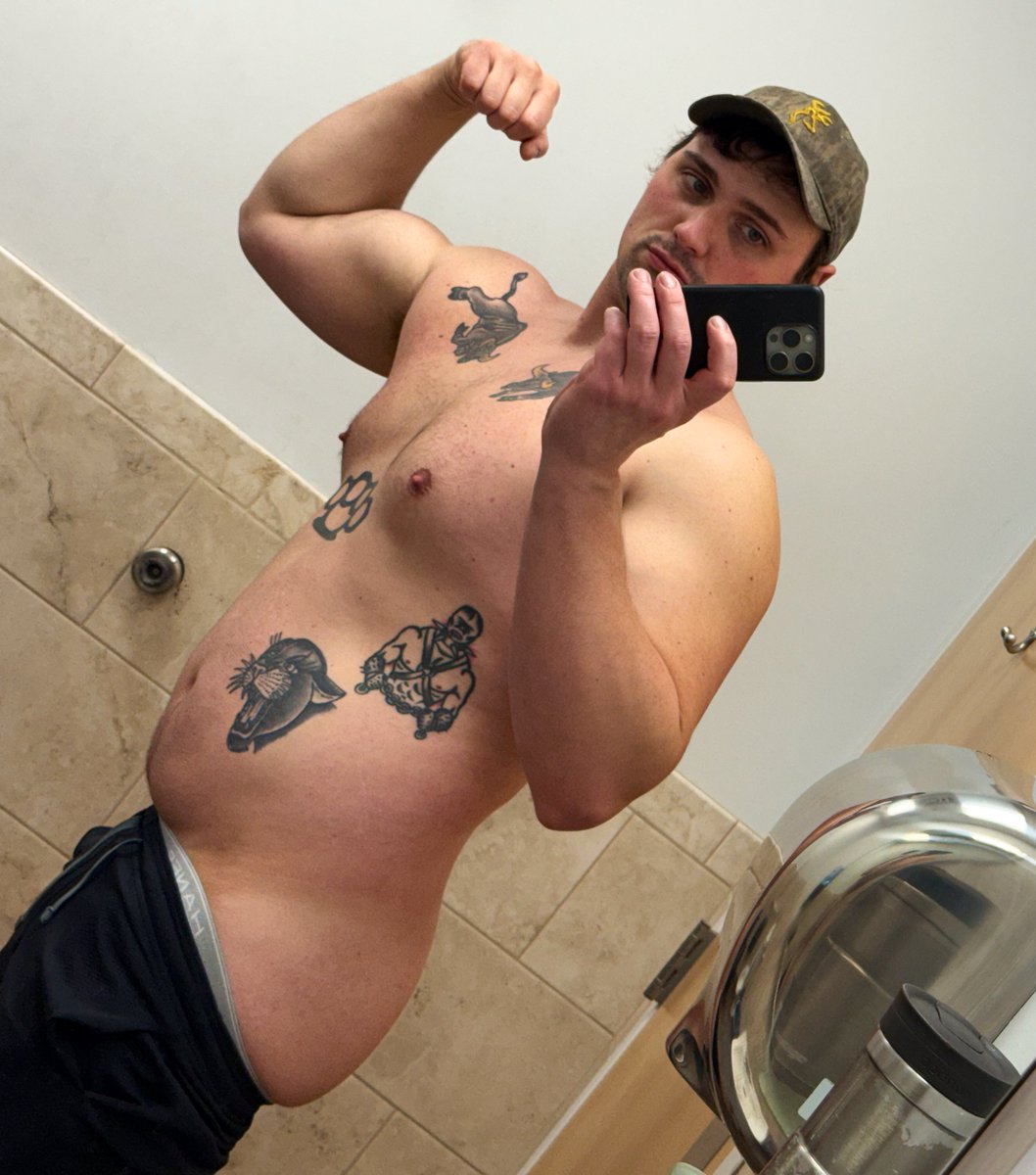 country shark tweet media