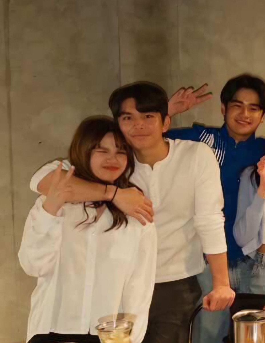 ArwenChlenzyy tweet media