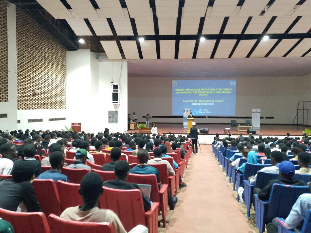 UR- RADIO SALUS tweet media