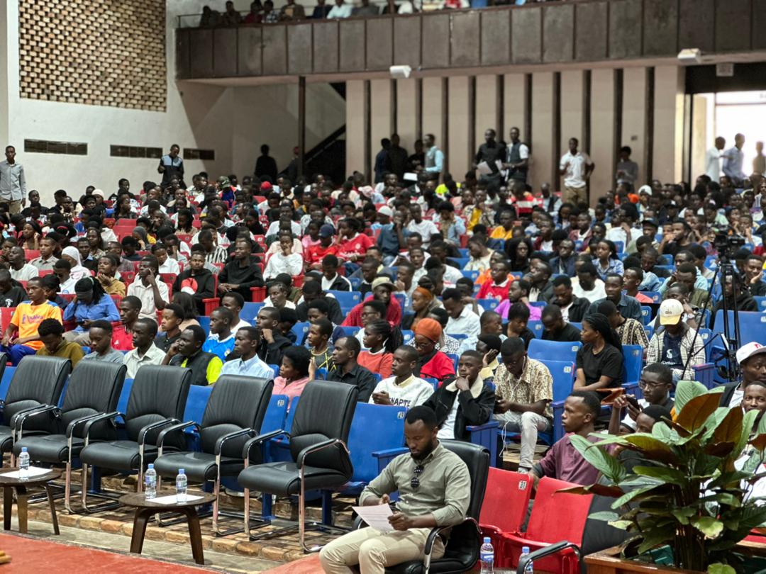 UR- RADIO SALUS tweet media