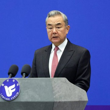 icardo8's tweet photo. 🚨 🇨🇳🇮🇱 ÚLTIMA HORA:

El ministro de Asuntos Exteriores chino declaró: "Hablar en Occidente de 'autodefensa israelí' es una broma de mal gusto. Estamos presenciando el terrorismo de Estado más atroz de la historia". https://t.co/TMuicJ1GSl