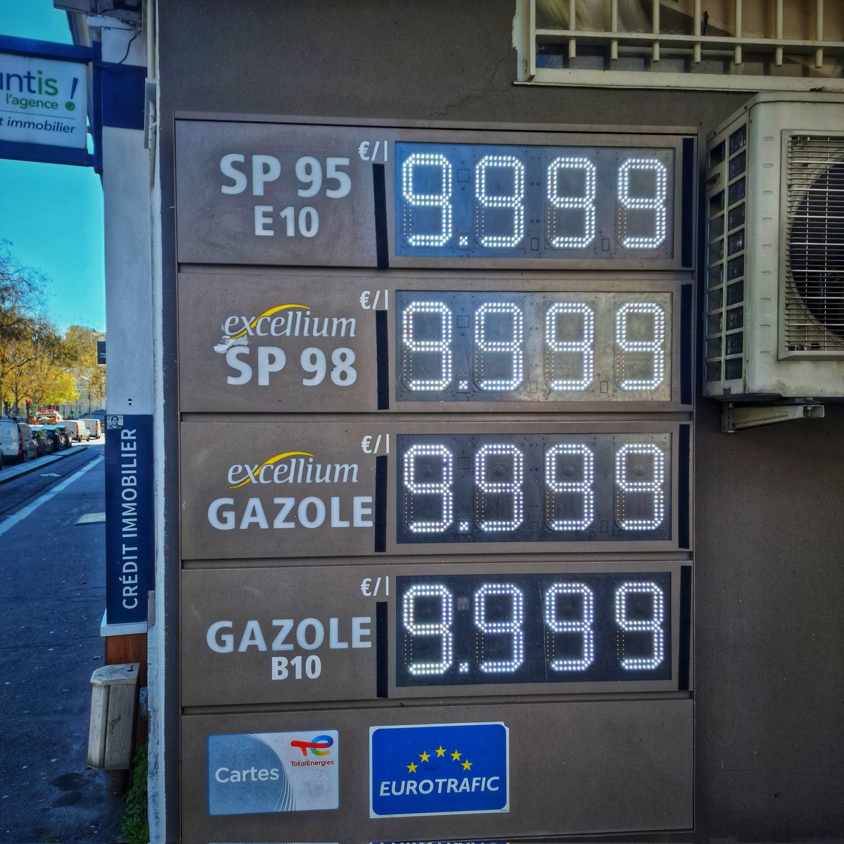 FabPasFort tweet media