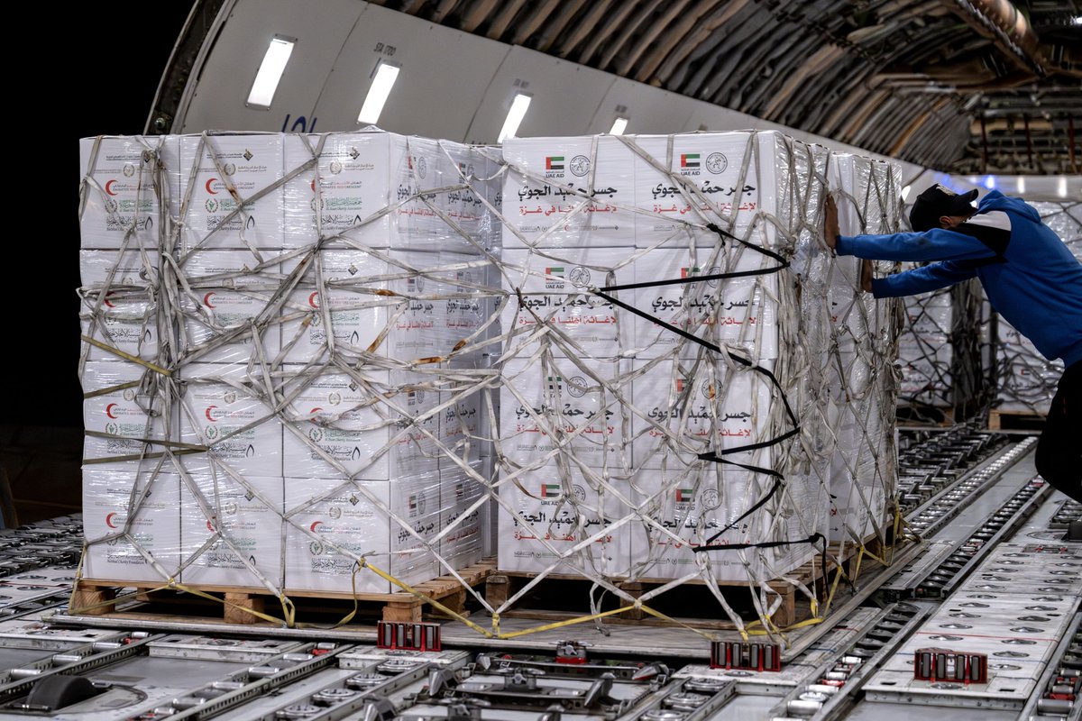 AletihadEn's tweet image. Humaid Air Bridge continues to dispatch relief aircraft carrying humanitarian aid to Gaza Strip 

Read more: link.aletihad.ae/JWIe 

#AletihadNewsCenter #UAE #aid #Gaza