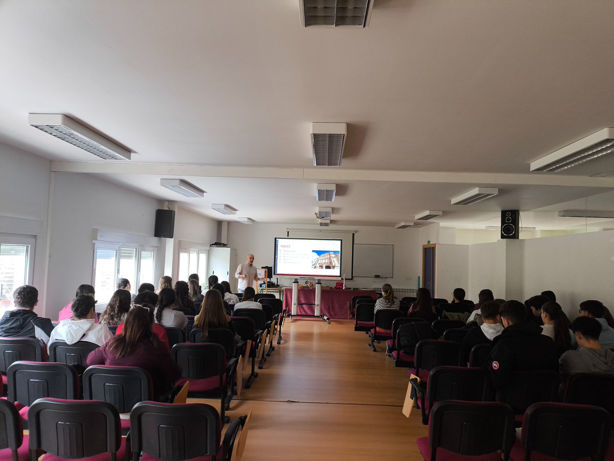 IES ADAJA tweet media