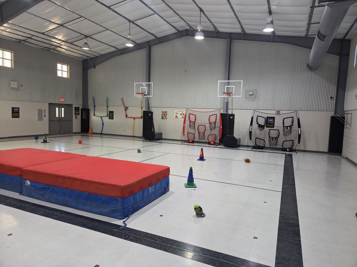 CoachRamosPE's tweet photo. This week in PE! 🎯🐶
 The Gym is set up and ready for our students to sharpen their football skills! 🏈
@ECISDAthletics @ecisdhpe @CoachDivaDay https://t.co/nkLX1UV4n8