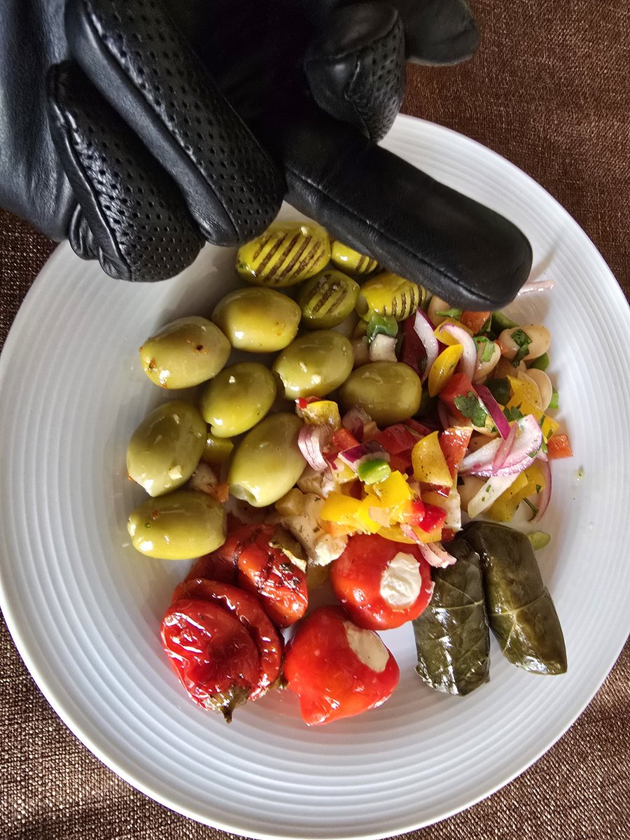 FinDomDennis tweet media