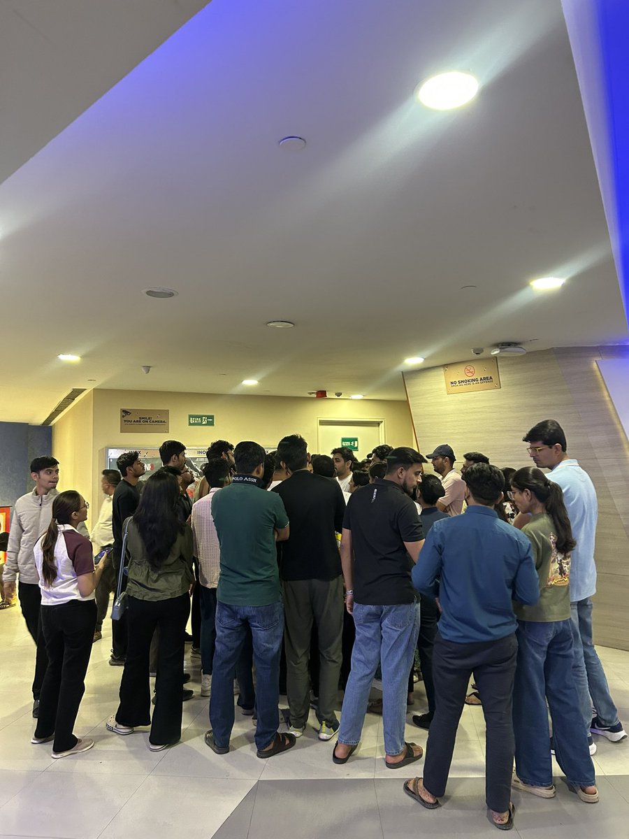 Priyankaatweets's tweet photo. Spoilers kaise denge jab movie hi cancel hogyi!!!!! What a disappointment. @PicturesPVR unable to download the content in due time @AdityaDharFilms @RanveerOfficial #Dhurandhar2 #PVR #trendding https://t.co/HKS7W2PApf
