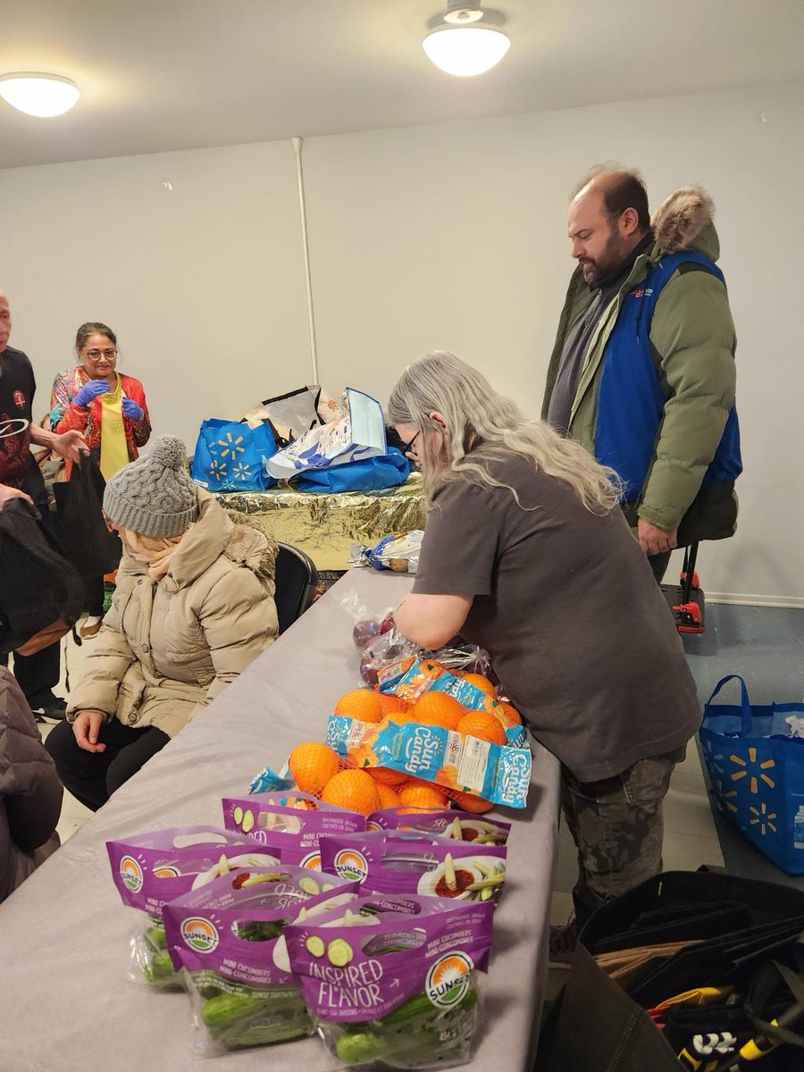 OCH_LCO's tweet image. .@khalsaaidca and @OCH_Foundation teamed up to provide food and personal hygiene items to over 100 residents of May Nickson Place on March 12. The Tomorrow Ready program proves collaboration drives real change, tackling #foodinsecurity with dignity. #OCHPartners
