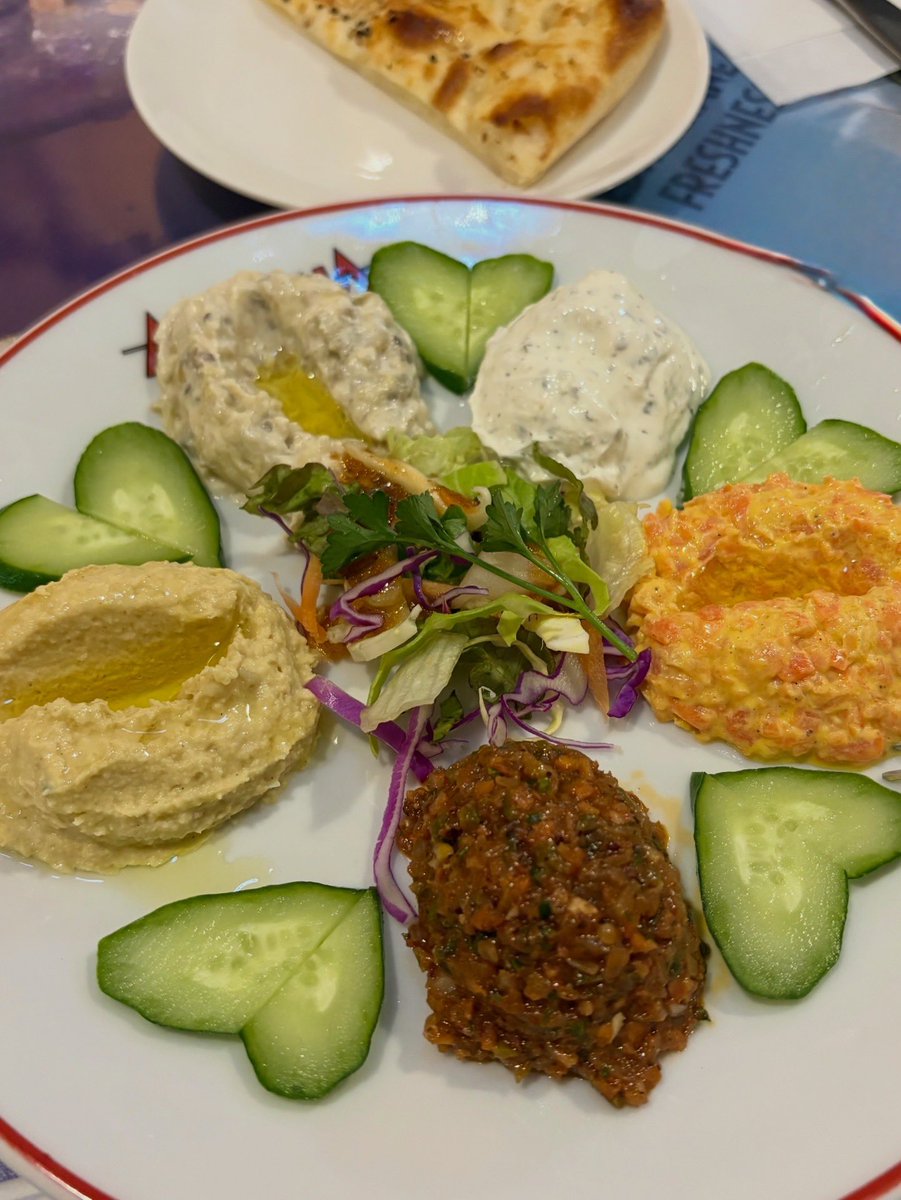 料理教室参加者と何人かと、今日はイフタール28日目をトルコレストランで🇹🇷🍽️食べました。