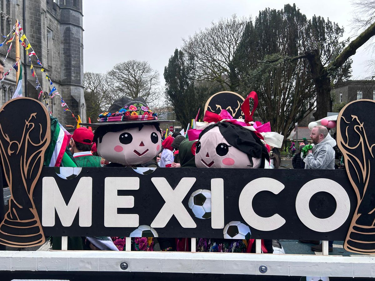 EmbaMex_Irlanda's tweet image. Felicitamos a la comunidad mexicana en #Galway, Irlanda por su destacada participación en el desfile de San Patricio 2026. 🇮🇪🇲🇽☘️
#StPatricksDay