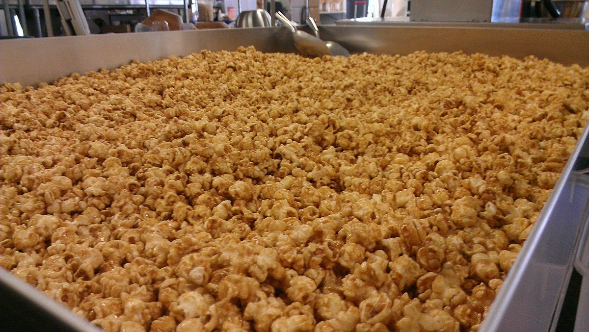 NCAgriculture's tweet image. It's National Caramel Popcorn Day! 😋🍿

Did you know that many of our Got to Be NC members produce caramel popcorn? Check out Tar Heel Kettle Corn, Chad's Carolina Corn, Midtown POP, and Ella's Popcorn to get you started! #GotToBeNC #BuyLocal #NCAgriculture