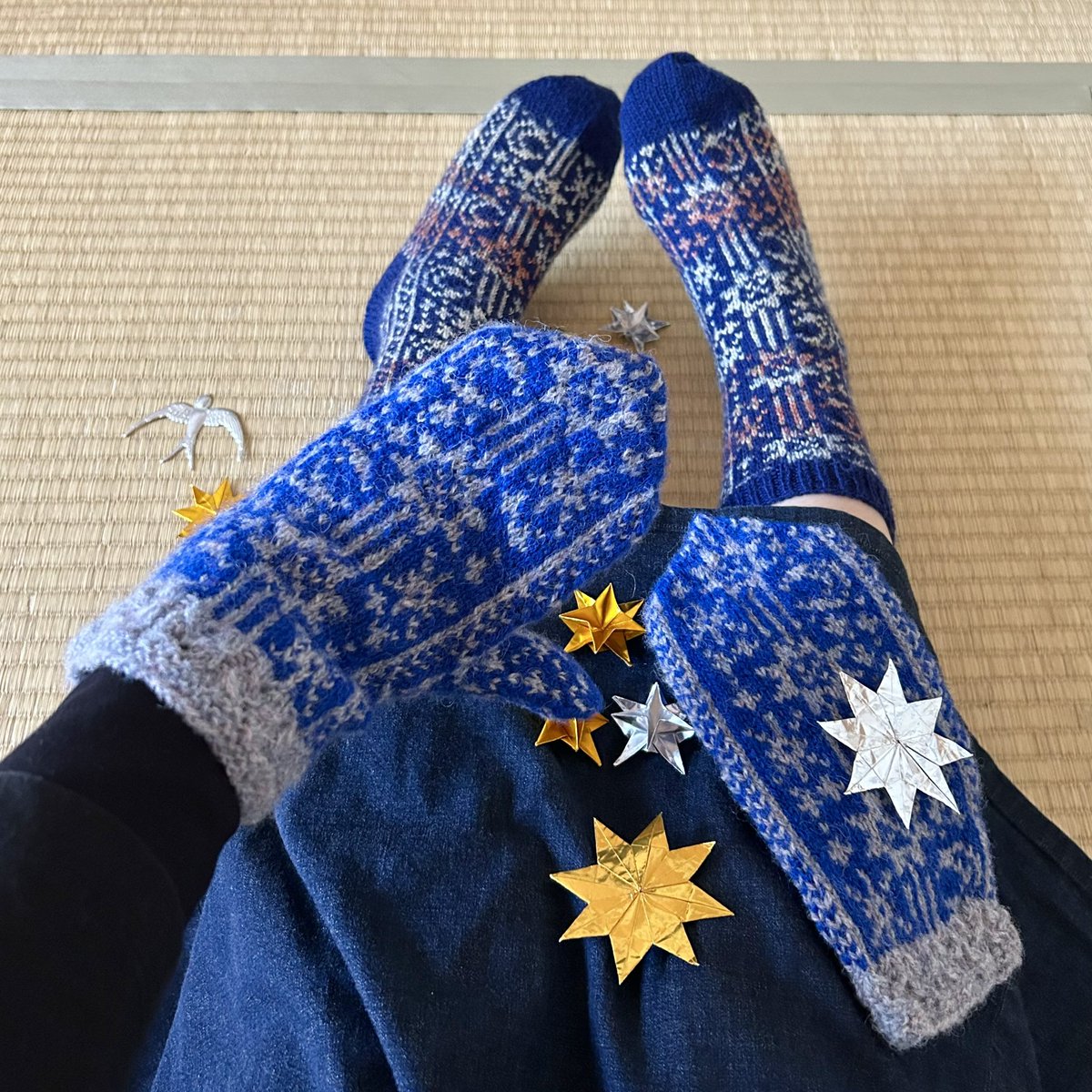HarunoSheep's tweet photo. ✨星月夜ミトンをリリースしました✨

星月夜ソックスとお揃いで身につけると、さらにキラキラです🌟🤩

テストニッター様の素敵なプロジェクトもぜひご覧ください💕

Raverly
https://t.co/2AUSjL5ZwY

minne
https://t.co/pwwk2ZAqgt

STORES
https://t.co/B1I0izQnhd

#starrynightmittens、#編み物 https://t.co/kReIcVpdDx