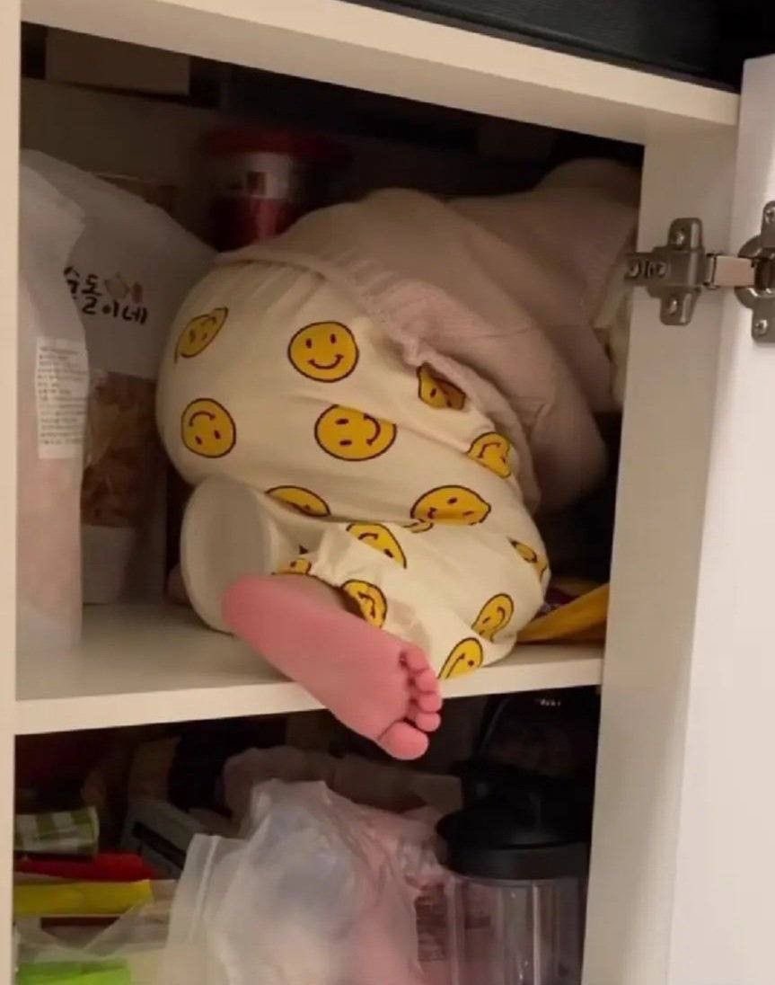 Scroll gallery HP karena kangen anak, nemunya foto ginian.