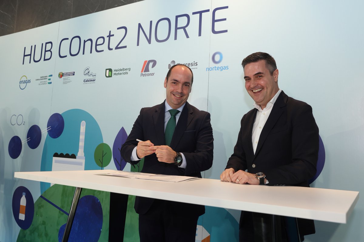 EVEuskadi's tweet photo. 🟢 @enagas  -ek, @EVEuskadi  eta Euskadiko, Nafarroako eta Kantabriako enpresek ‘Hub COnet2 Norte-ren garapena bultzatzen CO2-aren korridore logistiko bati lotutako energia-azpiegituretan batera inbertitzearen alde, industria kargonogabetzeko.
➡️https://t.co/nDhsEsINXB https://t.co/S7zKb0LR2m