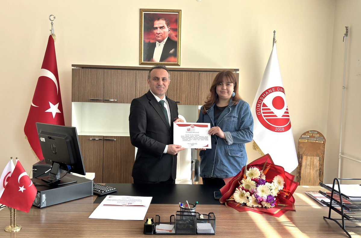 Edebiyat Fakültesi’nde Bayrak Değişimi
Üniversitemiz Edebiyat Fakültesi’nde gerçekleştirilen devir teslim töreninde Fakülte Dekanı Prof. Dr. Cengiz Gökşen görevini Prof. Dr. Seda Özsoy Somuncuoğlu’na devretti.

Detaylar için: gumushane.edu.tr/hdetay/5434/ed…