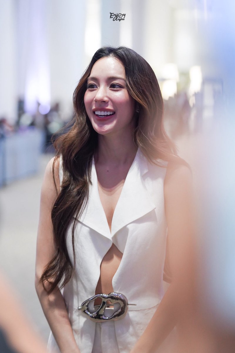 EnjoyLight tweet media