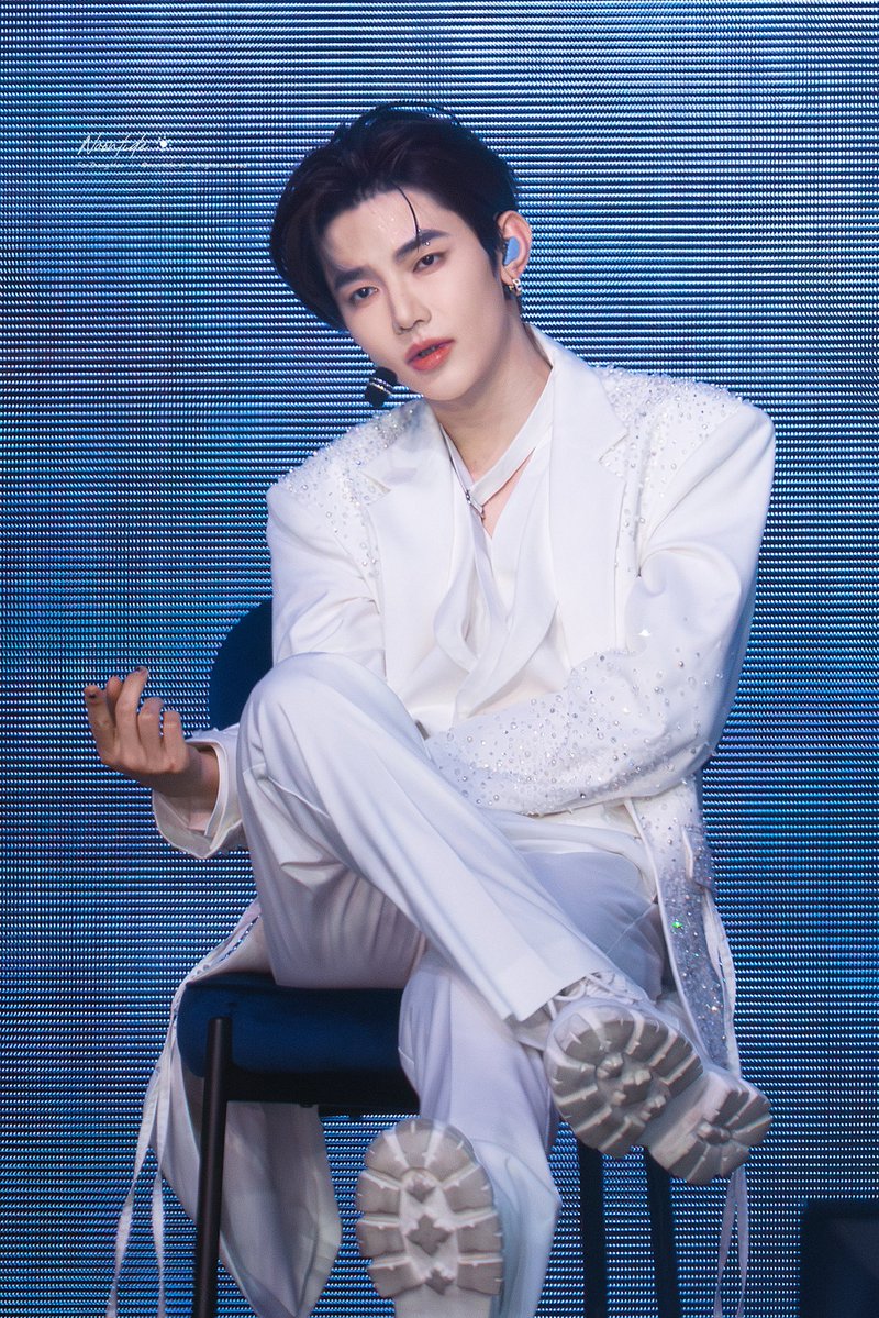 𝑵𝒐𝒐𝒏𝒕𝒊𝒅𝒆☀️ tweet media