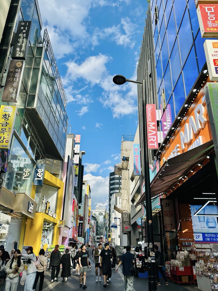noorielova's tweet photo. Soaking in the charm of Seoul 🇰🇷 https://t.co/sSozRgjlkO