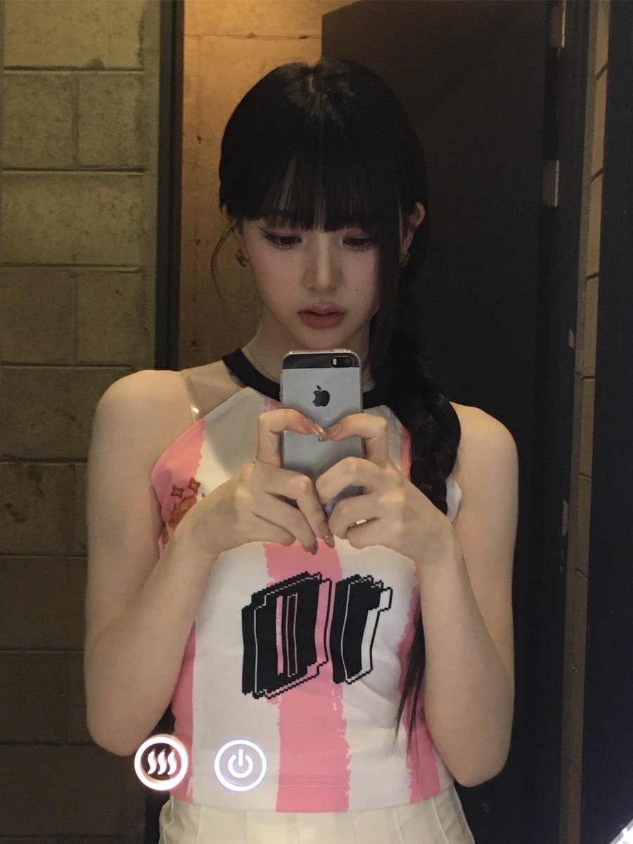 [260318]
#tripleS Yeonji COSMO Room update 🦆

#YeonJi #연지 #곽연지 #ヨンジ