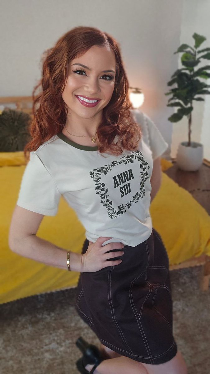 RedHeadAliceLittle tweet media