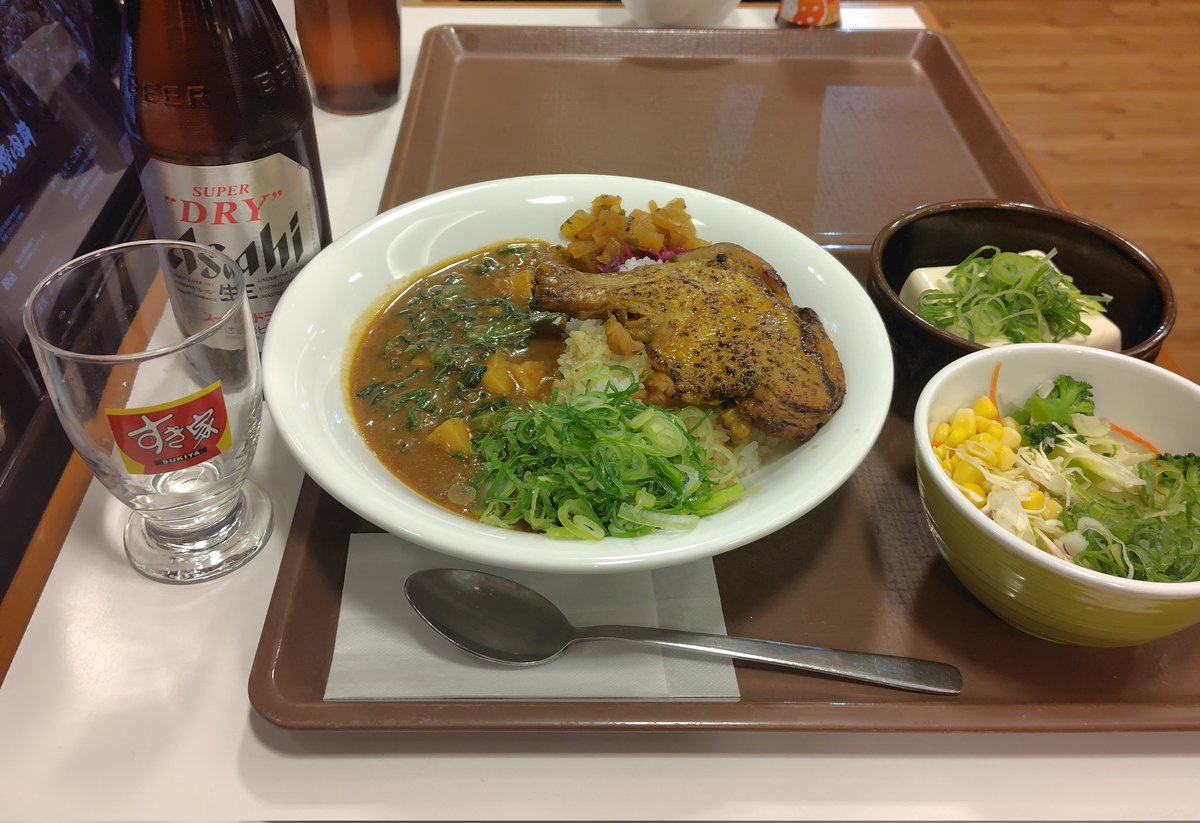 KAZ__46's tweet photo. 今後わ🌙お疲れ様です☺
今週も夜勤あり遅帰りありで微妙にバタバタです😅
今日やっと少し早めに帰れたので すき家にしました☺
明日もバタバタだけど明後日休みなので頑張りますか☺
 #晩飯
 #晩酌
 #コンビニ
 #すき家
 #Twitter晩酌部
 #X晩酌部 https://t.co/lWAfpH0LIq