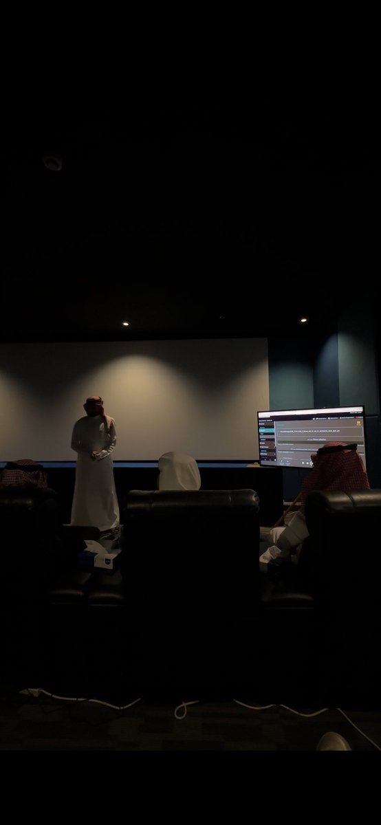 bymno20's tweet photo. قدّم لنا نادي سراج زيارة إلى الهيئة العامة لتنظيم الإعلام تعرّفنا خلالها على دور الهيئة في تنظيم المحتوى الإعلامي  واطلعنا على أقسام الألعاب الإلكترونية والأفلام السينمائية وآلية التصنيفات والقوانين المعتمدة تجربة مفيدة ومثرية🤩🧡 https://t.co/WmvNB2QgYc