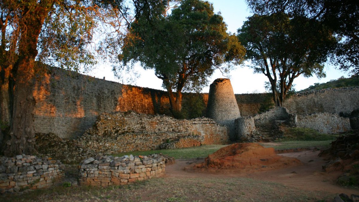 ZimTravelHub's tweet photo. Zimbabwe Travel Hub is your ultimate guide to exploring the beauty and diversity of the country. Whether you are planning an adventure-packed safari or a relaxing getaway, we've got you covered. We provide comprehensive travel information to help you make the most of your trip. https://t.co/dg59bw6Jnu