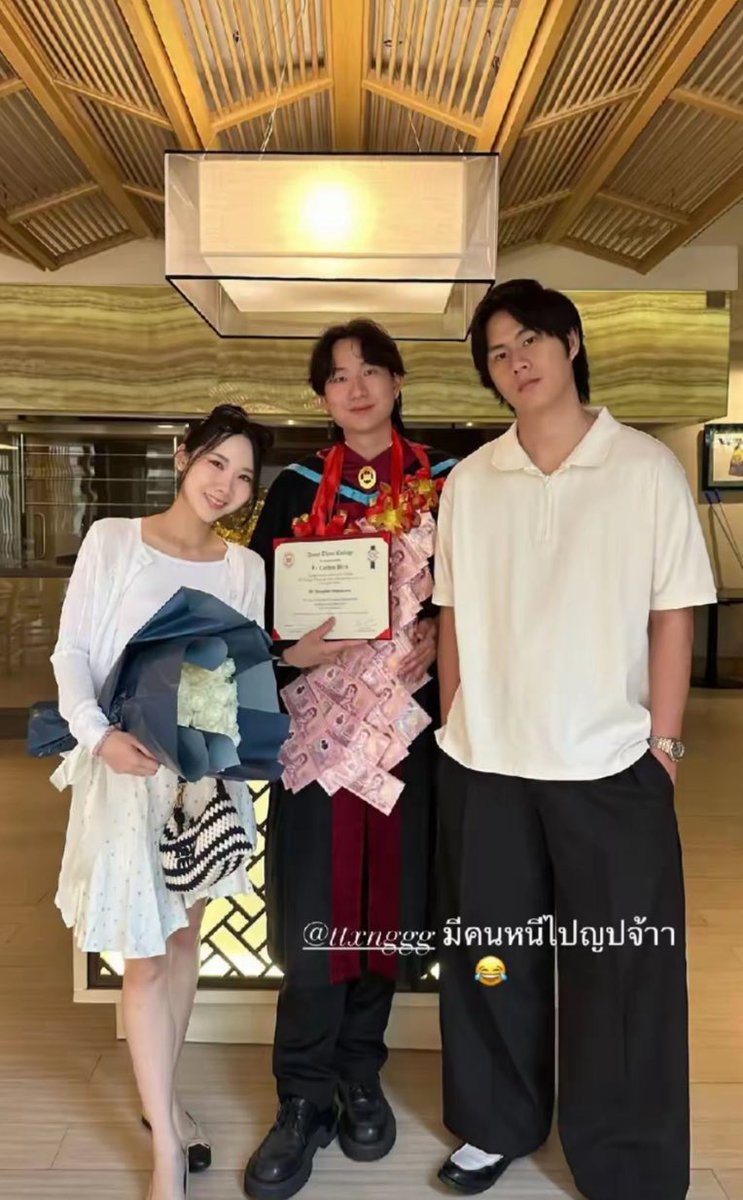 Npun17_'s tweet photo. ได้เห็นหน้าอ้วมแย้ววว🥰❤️‍🩹

#winynny https://t.co/M3WNDVuEdT