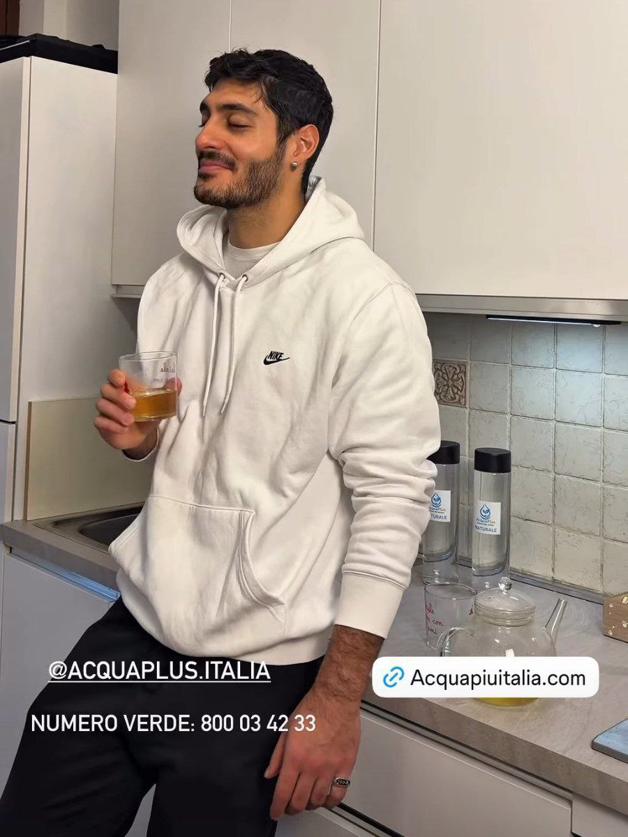 MaiDir3Mai's tweet photo. Il nostro Javi per acqua plus Italia 🇮🇹 #javi7 #prestinez #acquaplus Italia 💦https://t.co/gtydb8FYV9 https://t.co/yDDghV6d16