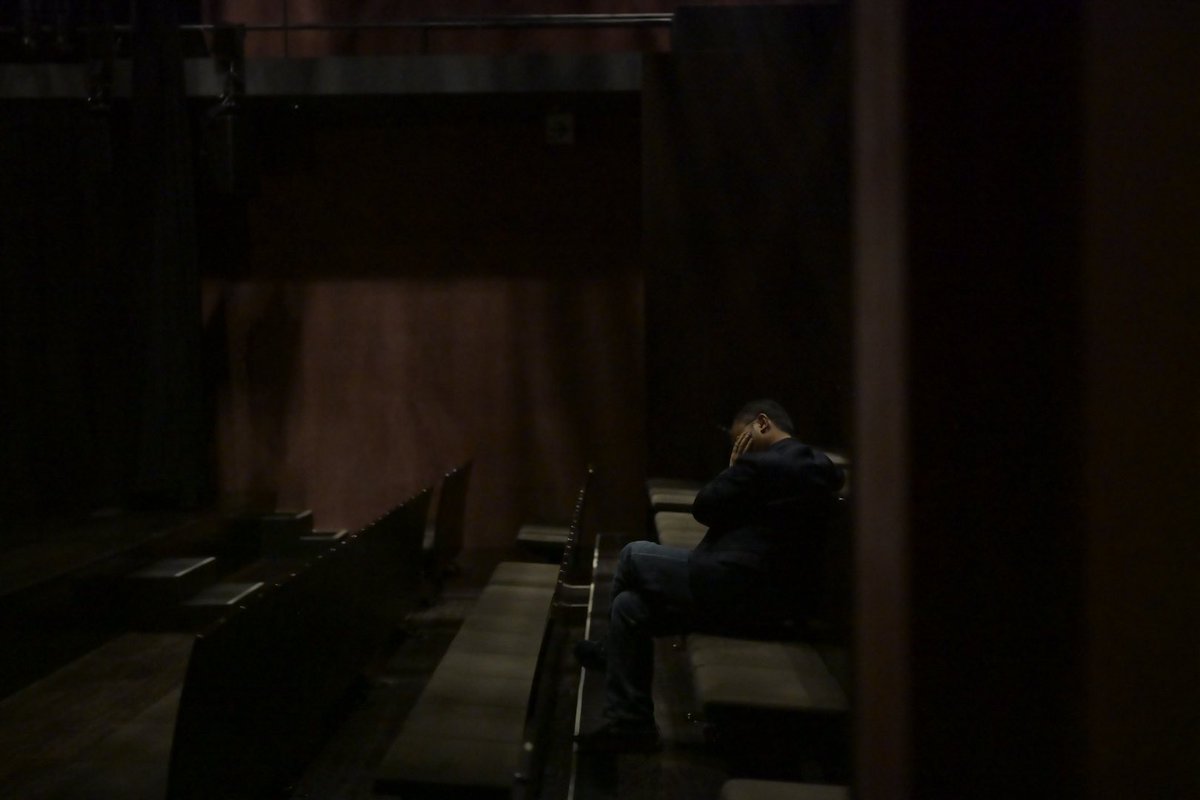 1人の俳優のための5人の演出家による上演 tweet media