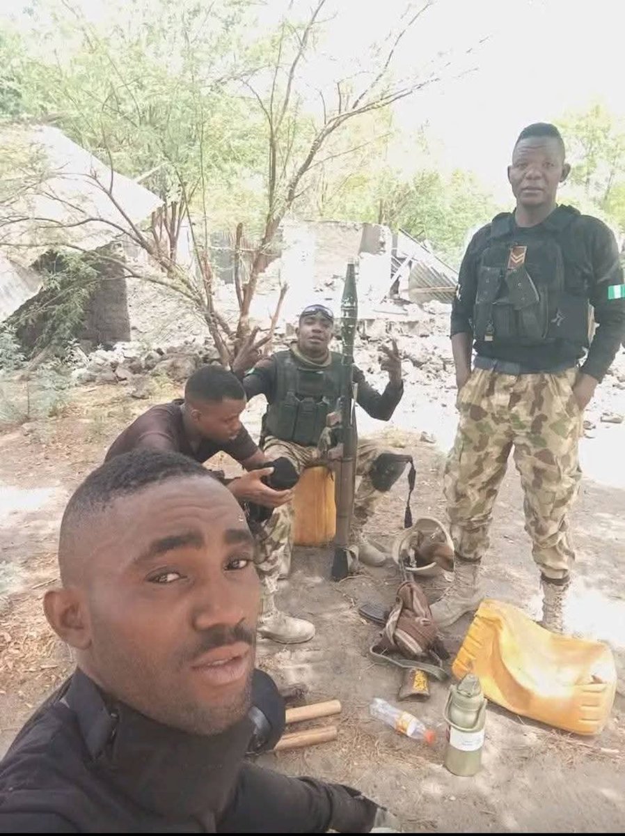 Elelu Ayoola tweet media