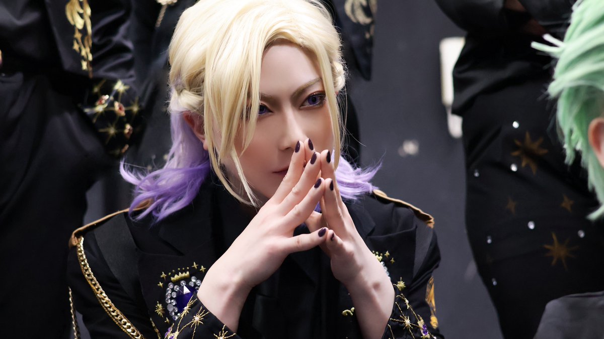 ⚠︎cosplay／twst👑

てぃあさん📷に抜かれるデータチェックしぇーんはいとが解釈一致すぎて小躍りしました✌︎
#Blazing_Stage春の陣0306