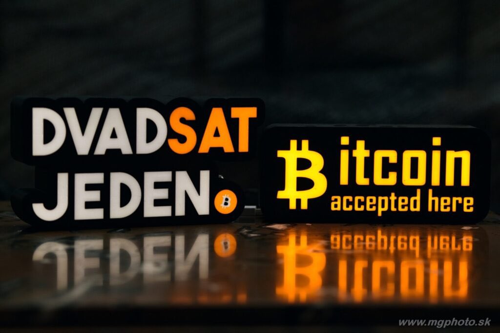 jednadvacetorg's tweet photo. Byli jsme se podívat na @CryptoVestibull v Žilině 🇸🇰 a bylo to skvělé 🙌

Děkujeme bratrům Slovákům za skvěle zvládnutou konferenci 👏

Těšíme se zase příště! 😎 https://t.co/nEabkDbNUX