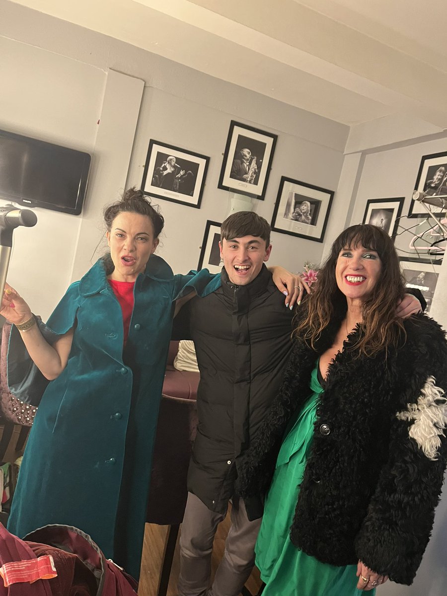 Victoriamary's tweet photo. Always such a joy seeing @camilleos and she blew the roof off @3olympiatheatre last night!!! An amazing Rock Against Homelessness gig for @FocusIreland with @SharonShannon99 and lots of other incredible musicians https://t.co/56Liaw6hw3