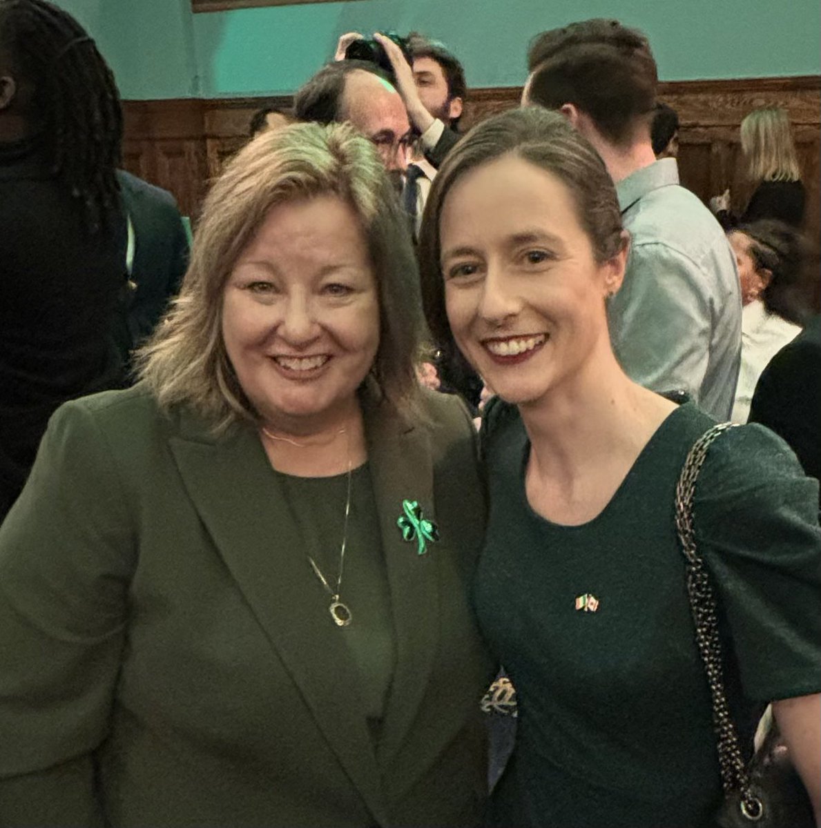 Lisa Thompson tweet media