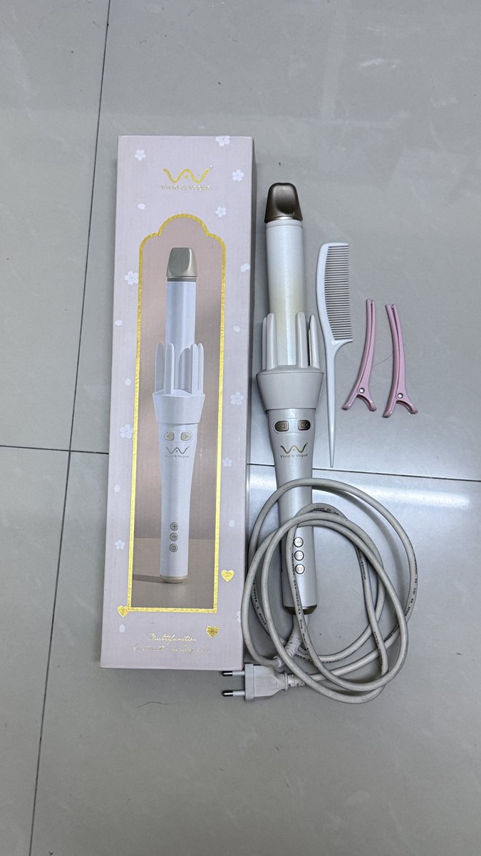 🧚🏻‍♀️ปล่อยต่อเครื่องลอนผม vivid&amp;vouge  

- แกน 32 มีกล่องอุปกรณ์ครบ ใช้งานได้ปกติ

💰600 รวมส่ง

💌 สอบถามเพิ่มเติม dm ค่า

#vividandvogue #ส่งต่อเครื่องม้วนผม #เครื่องลอนผม #ส่งต่อvivid #ส่งต่อvividandvogue #ส่งต่อเครื่องหนีบผม #ส่งต่อเครื่องใช้