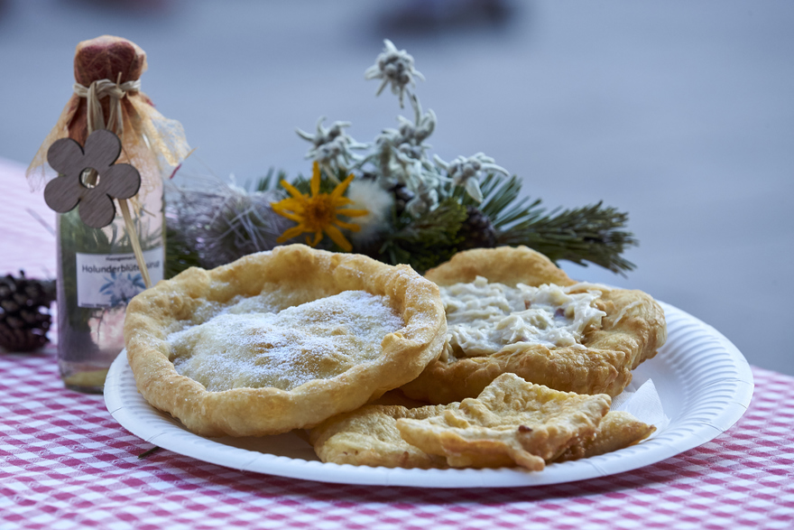 Want to discover the Austrian gastronomy? 
The MICHELIN Guide Austria 2026 is out: ⭐101 starred restaurants, 🌱41 Green Star awardees and 🍴26 Bib Gourmand spots across 🇦🇹. Vacation in AT?
👉guide.michelin.com/at/de/article/…
#MICHELINGuide #Gastronomy #TasteAustria #EatAustria