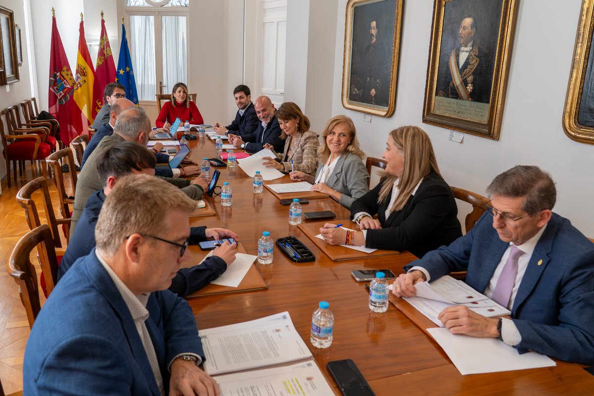 VOX Cartagena tweet media