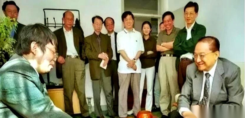 mike carr tweet media