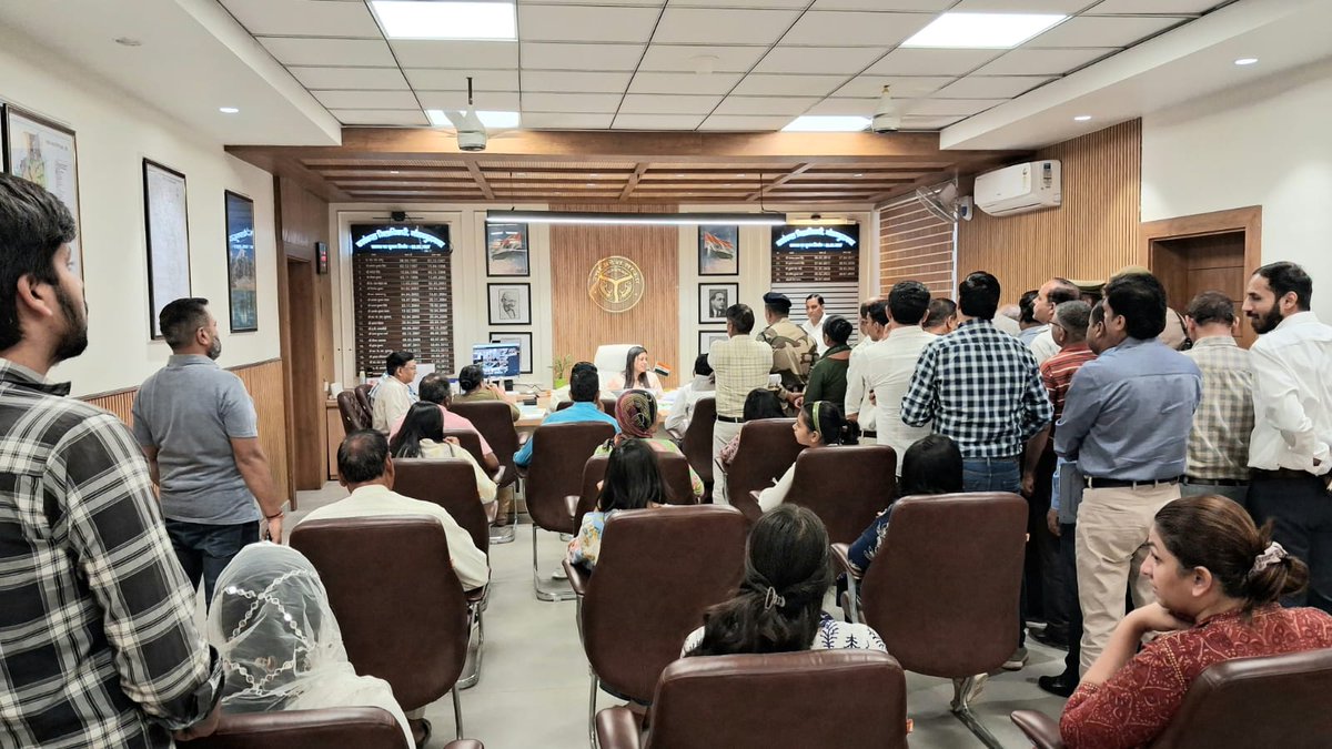 DM NOIDA Gautam Buddha Nagar tweet media