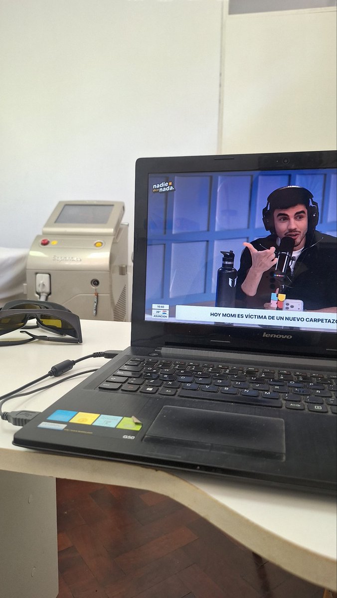 Florparedd's tweet photo. Jornada de depilación laser y de fondo @nadiedicenada_ #nadiedicenada https://t.co/Fan8he0TPl