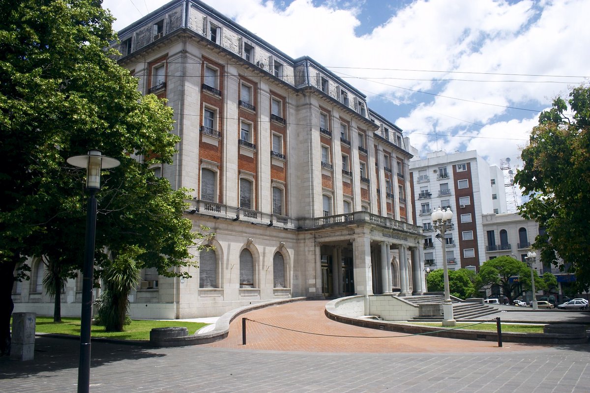 Traditional Architect Birthdays tweet media